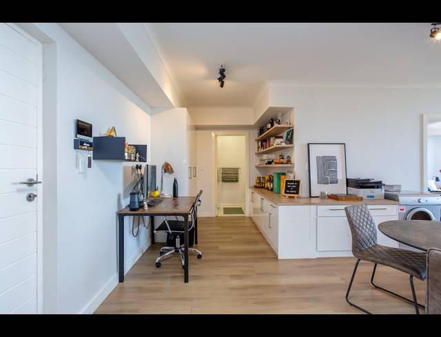 2 BEDROOM APARTMENT SOLD IN NEWLANDS